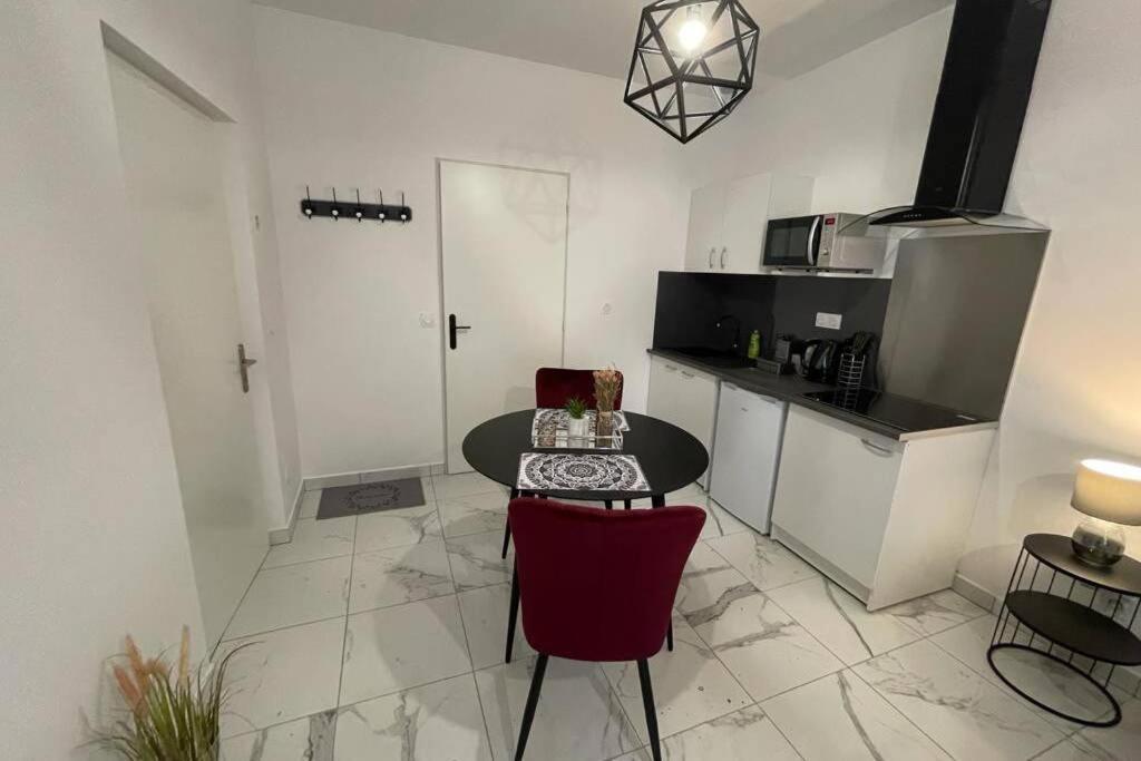 ניורט Le Dolce Vita - Centre Historique, Proche Toutes Commodites, Stationnement Aise, Wifi-Netflix מראה חיצוני תמונה